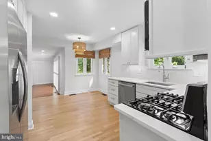 306 Candlewood Ln, Mount Laurel, NJ 08054 - Photo 5