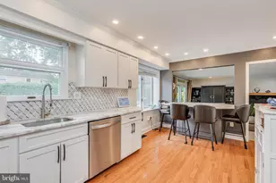 507 Perry Dr, Mount Laurel, NJ 08054 - Photo 9