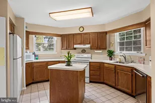 10 Edinburgh Ln, Mount Laurel, NJ 08054 - Photo 13