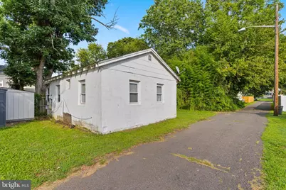 222 Washington Street, Fieldsboro, NJ 08505 - Photo 37