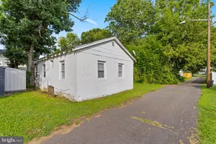 222 Washington St, Fieldsboro, NJ 08505 - Photo 37