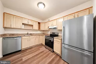 205 Chaucer Ct, Mount Laurel, NJ 08054 - Photo 5