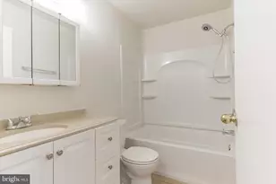 205 Chaucer Ct, Mount Laurel, NJ 08054 - Photo 21