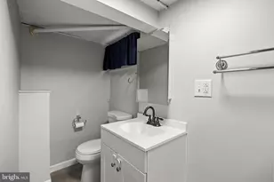 306 Borden St, Bordentown, NJ 08505 - Photo 17