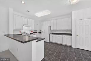 7 Allister Ln, Mansfield Township, NJ 08022 - Photo 3