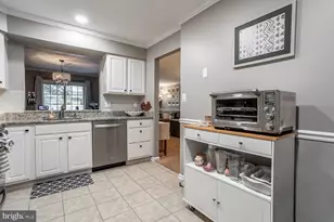 4805 Essex Ln, Mount Laurel, NJ 08054 - Photo 11