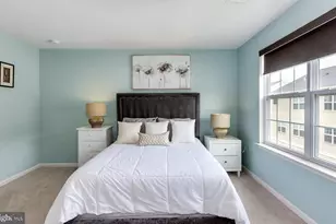 47 Riverwalk Blvd, Burlington, NJ 08016 - Photo 11
