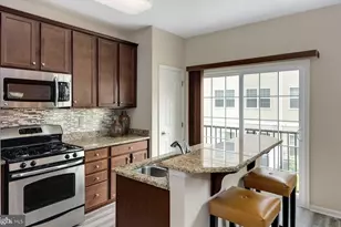 47 Riverwalk Blvd, Burlington, NJ 08016 - Photo 7