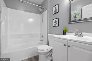 8 Quincy Manor Ln, Burlington, NJ 08016 - Photo 17