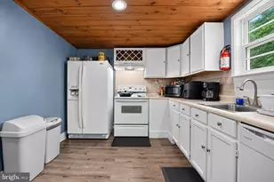 1024 Mt Holly Rd, Edgewater Park, NJ 08010 - Photo 9