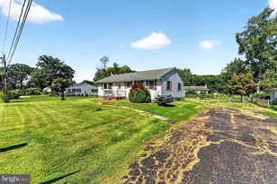 308 2nd St, Bordentown, NJ 08505 - Photo 3