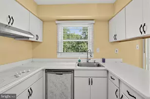25 Traynor Ln, Willingborough, NJ 08046 - Photo 9