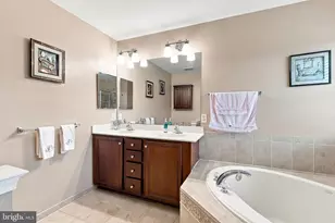 43 Oxford Cir, Southampton, NJ 08088 - Photo 17