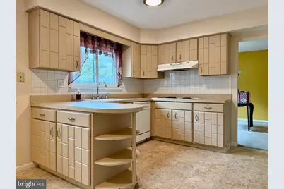 402 St David Drive, Mount Laurel, NJ 08054 - Photo 5