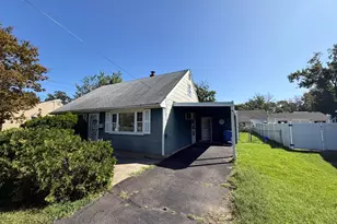 423 Holmes Dr, Burlington, NJ 08016 - Photo 1