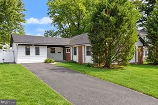 46 Hawthorne Ln, Willingboro, NJ 08046 - Photo 1