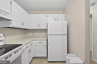 25 S Church Rd, Maple Shade, NJ 08052 - Photo 13