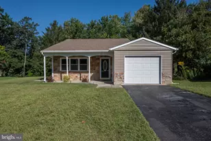31 E Gramercy Pl E, Southampton, NJ 08088 - Photo 1