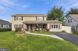 71 Medford Ln, Willingboro, NJ 08046 - Photo 1