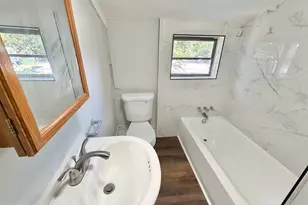 321 York St, Burlington, NJ 08016 - Photo 3