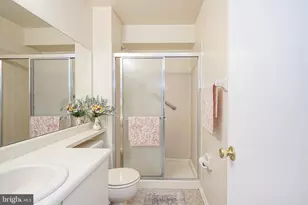 5305 Adelaide Dr, Mount Laurel, NJ 08054 - Photo 9