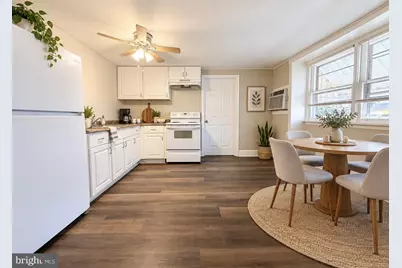 232 W Union Street, Burlington, NJ 08016 - Photo 3