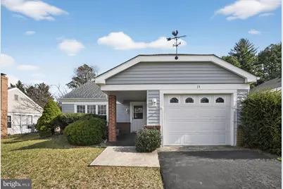 19 Stamford Place, Southampton, NJ 08088 - Photo 1