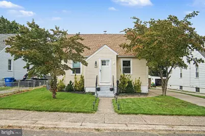 423 E Park Avenue, Maple Shade, NJ 08052 - Photo 1