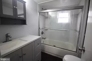 825 W 2nd Street W, Florence, NJ 08518 - Photo 29
