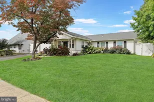 9 Bradford Ln, Willingboro, NJ 08046 - Photo 1