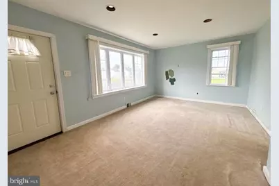 303 Pine Street, Burlington, NJ 08016 - Photo 7