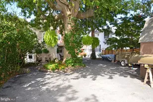 122 E Burlington St, Bordentown, NJ 08505 - Photo 35