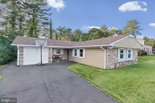 11 Hasting Ln, Willingboro, NJ 08046 - Photo 1
