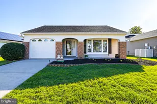 11 Burtons Dr, Southampton, NJ 08088 - Photo 1