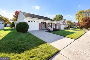 11 Burtons Dr, Southampton, NJ 08088 - Photo 3