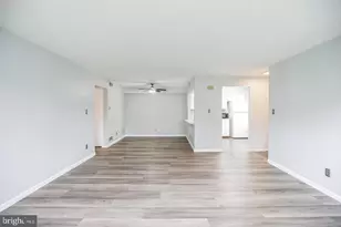 207 Sedgefield Dr, Mount Laurel, NJ 08054 - Photo 5
