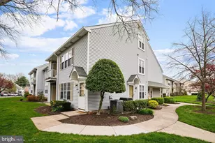 207 Sedgefield Dr, Mount Laurel, NJ 08054 - Photo 1