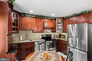 21 Dunstable Rd, Southampton Twp, NJ 08088 - Photo 5