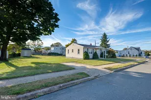 1002 Walnut St, Burlington, NJ 08016 - Photo 1