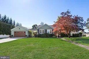 546 S Forklanding Rd, Maple Shade, NJ 08052 - Photo 1