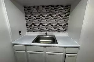 323 E Vine St, Millville, NJ 08332 - Photo 5