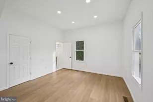 998 E Butler Ave, Vineland, NJ 08361 - Photo 7