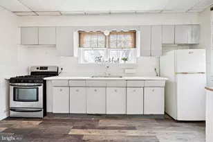 554 N 3rd St, Vineland, NJ 08360 - Photo 11