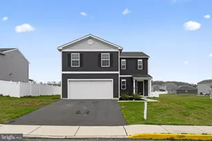 913 MacArthur Dr, Bridgeton, NJ 08302 - Photo 1