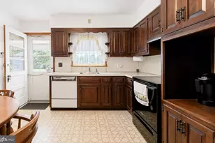 724 S Myrtle St, Vineland, NJ 08360 - Photo 9