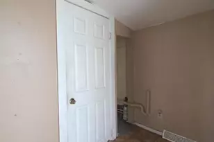 137 N Laurel St, Bridgeton, NJ 08302 - Photo 9