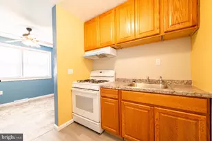 323 W Peach St, Vineland, NJ 08360 - Photo 3