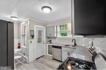 210 E Mulberry Street, Millville, NJ 08332 - Photo 11