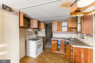 225 Robin Rd, Millville, NJ 08332 - Photo 5