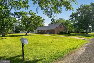 940 Holmes Ave, Vineland, NJ 08361 - Photo 7